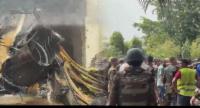 ජෙට් යානයක් ,බංග්ලාදේශයේ පාසලකට කඩා වැටෙයි...